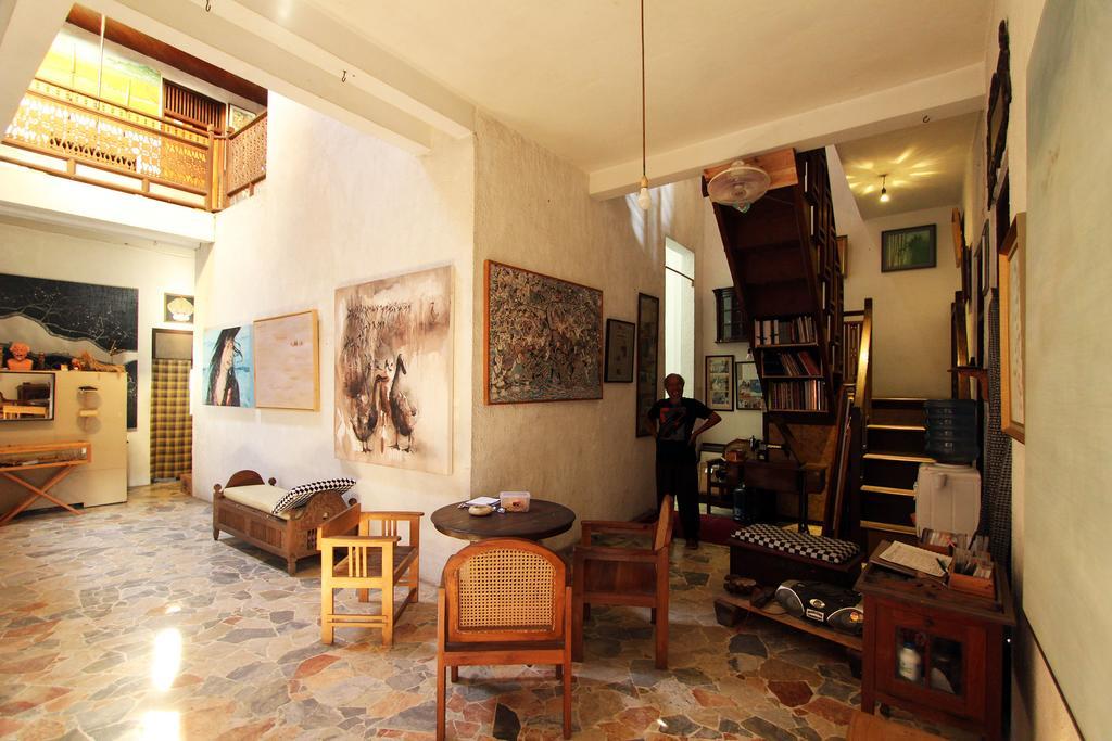 Posnya Seni Godod Art Gallery & Homestay Yogyakarta Exterior photo